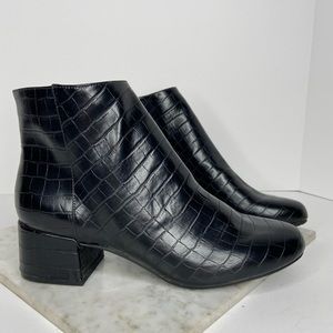 New Kenneth Cole Black Faux Leather Ankle Boots